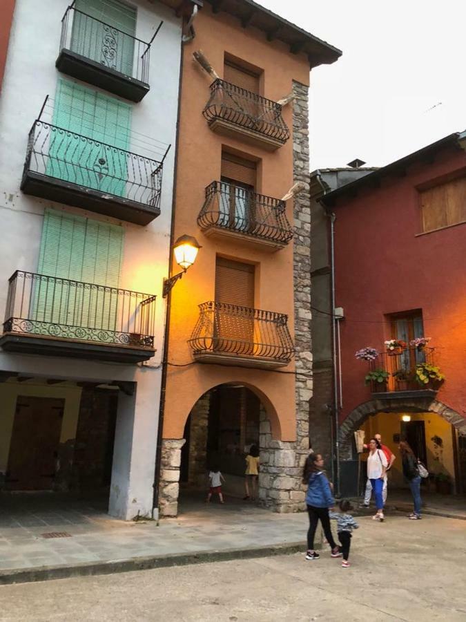 Apartamento Con Encanto El Pont de Suert Exteriör bild